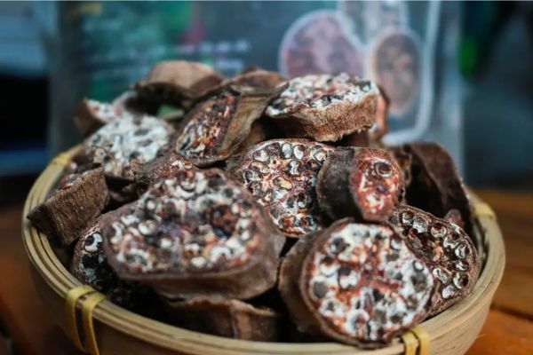 Cách ngâm rượu chuối hột 3