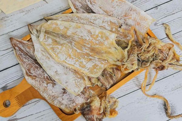 Mực khô bị mốc có ăn được không
