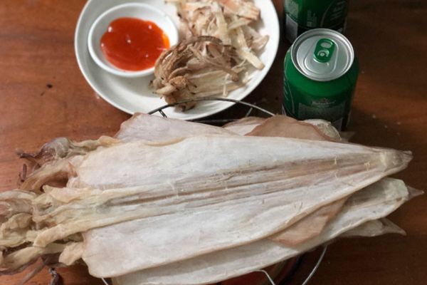 Phương pháp nướng mực khô bằng lò vi sóng