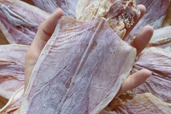 Hướng dẫn lựa chọn mực khô tươi và không dùng chất bảo quản